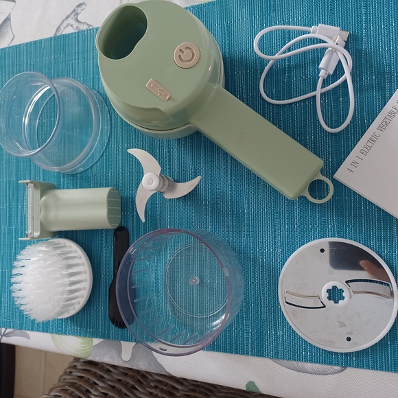 4-in-1 Electric Vegetable Cutter Set - Green - Picture 2 of 2